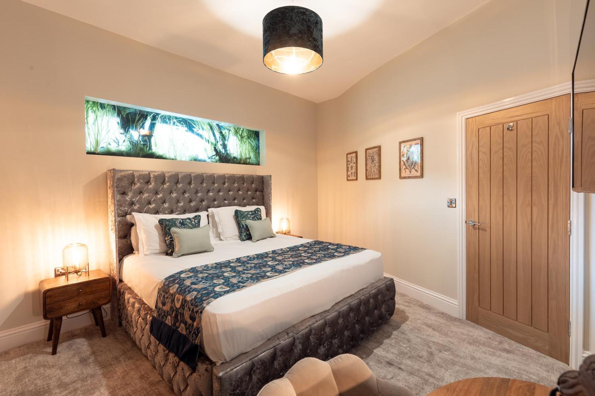 The Resolution Hotel Γουίτμπι Εξωτερικό φωτογραφία