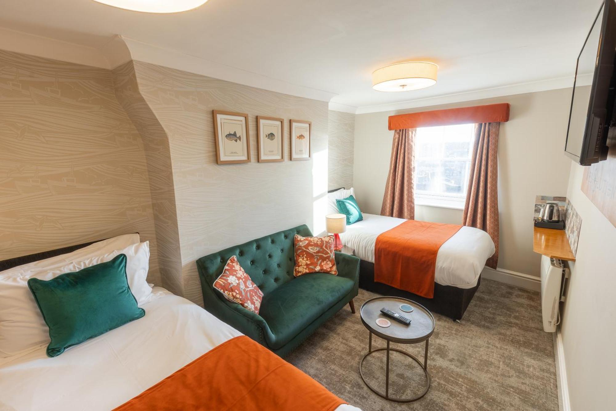 The Resolution Hotel Γουίτμπι Εξωτερικό φωτογραφία